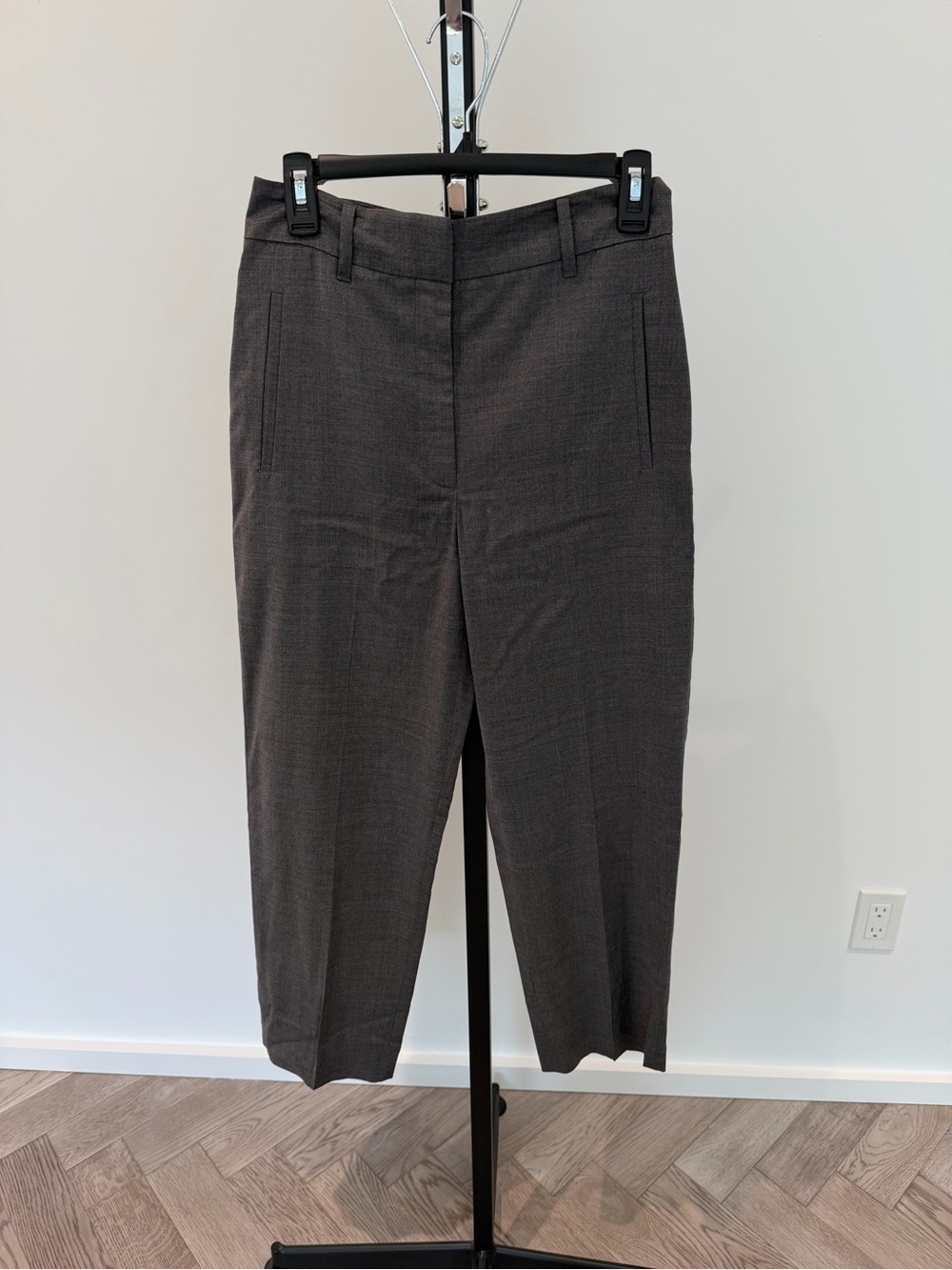 Aritzia Wilfred high rise Classic Straight-Leg cropped dress Pants 6